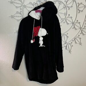 Peanuts robe/sleep shirt. Size L